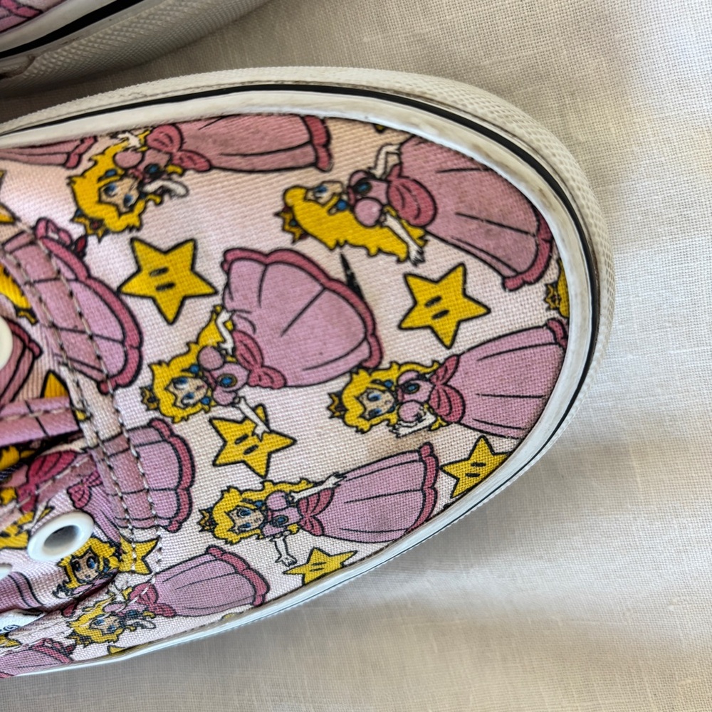 VANS x Nintendo Authentic Princess Peach Sneakers RARE Size 7M/8.5W - Picture 6 of 13